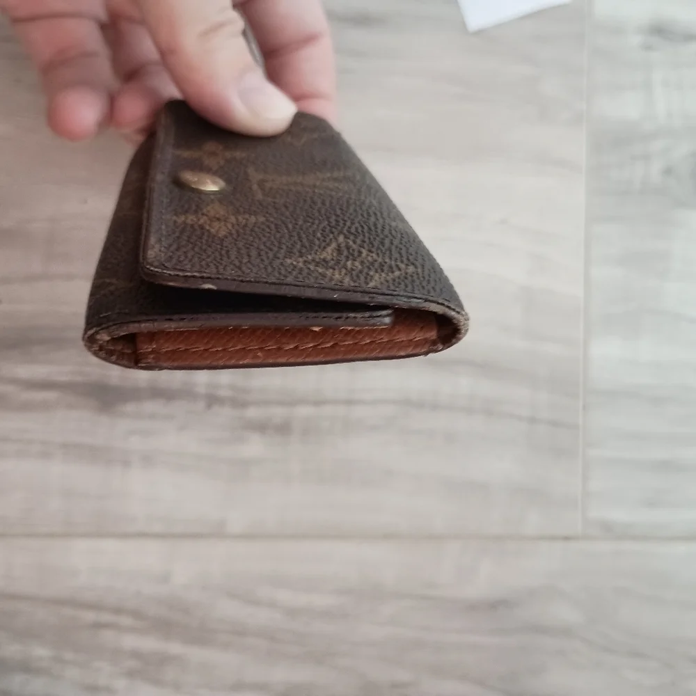 Authentic Louis Vuitton 4 Key Holder Monogram Canvas